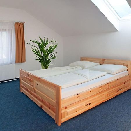 Gasthaus Pension Goldeck Spittal an der Drau Exterior foto